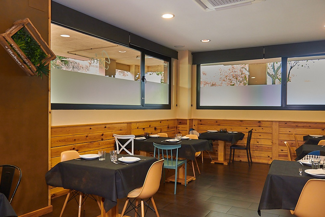 El comedor de Soie preparado para recibir a grupos